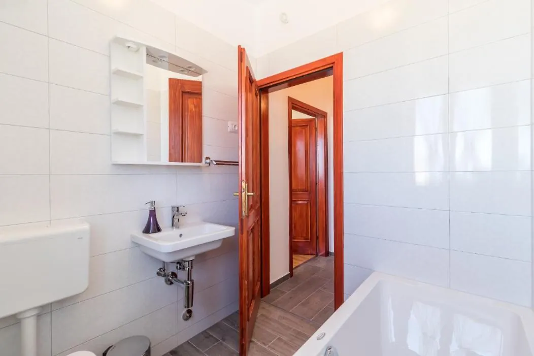 Apartment Ester Premantura